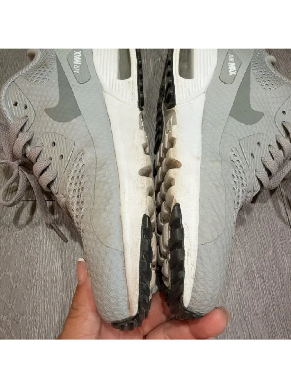 Nike Air Max 90 ‘Wolf Grey’ Kids Sneakers  833475-002- SZ 7 Y- 8.5 W